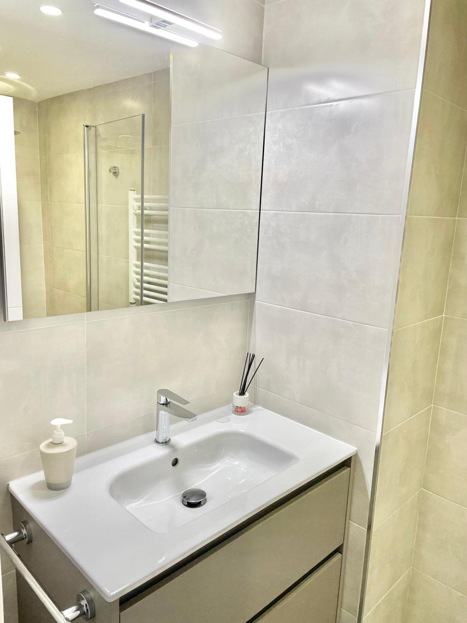 Apartamento San Lorenzo Playa. Vistas Al Mar. 希洪 外观 照片